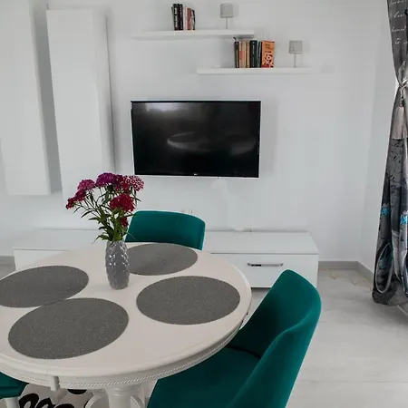 Verona Rezidence Uv 아파트 Năvodari